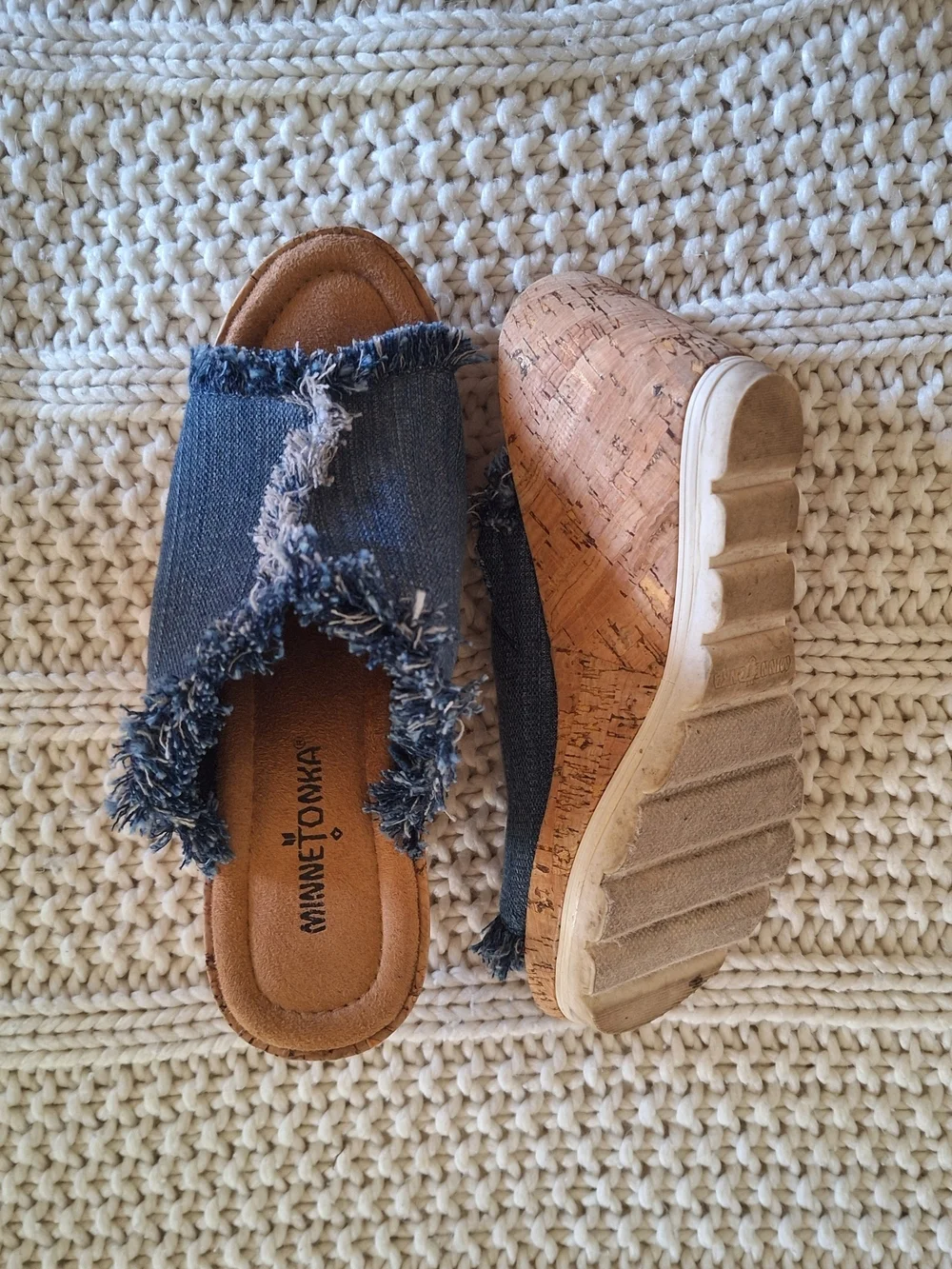 Minnetonka Women's Denim Fringed Slide Wedges Size 6